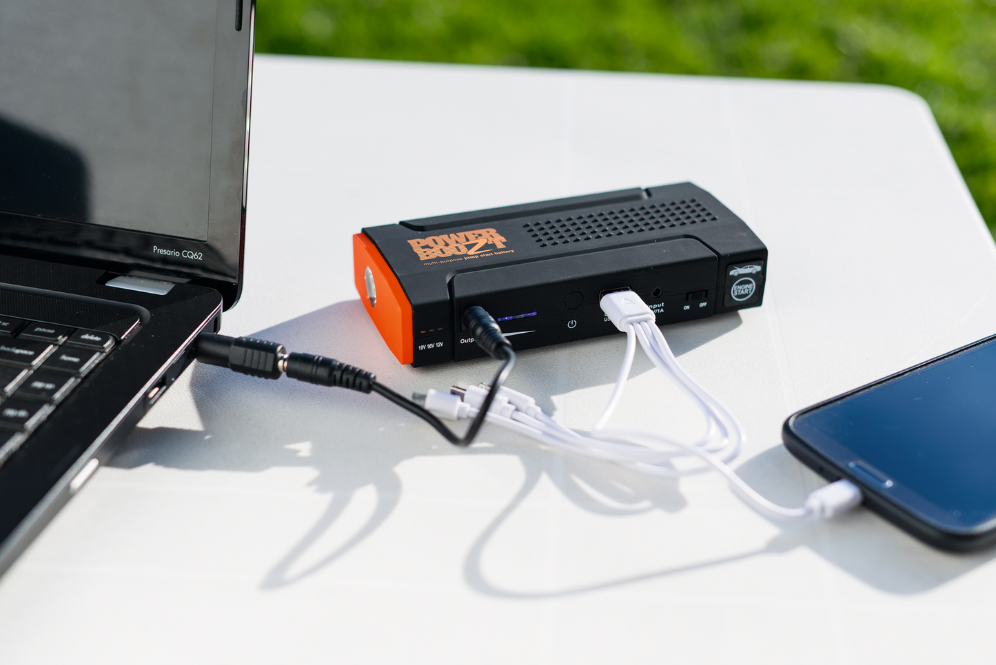 Powerboozt Ladegerät und Powerbank  (B)