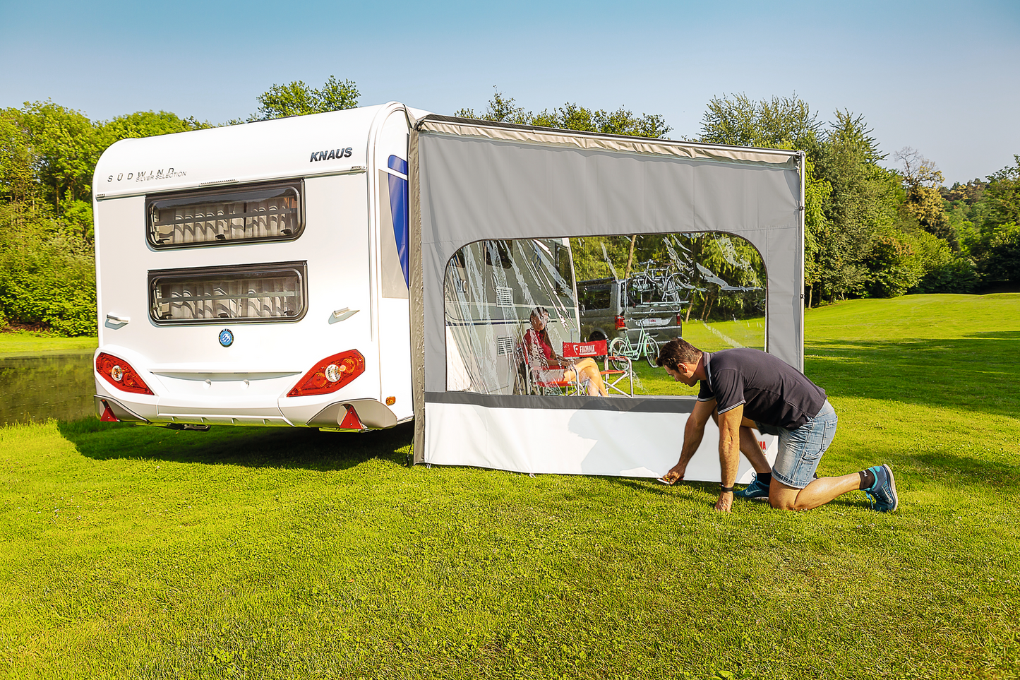 Side W Caravanstore (B)
