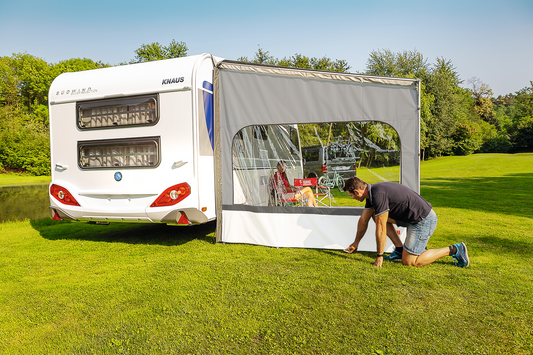 Side W Caravanstore (B)